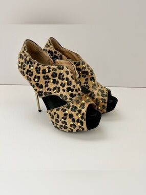 JustFab Waverly Leopard Print Studded Peep Toe Platform Heels Beige Sz 8.5